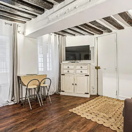 Place De La Concorde - Palais Royal Apartment