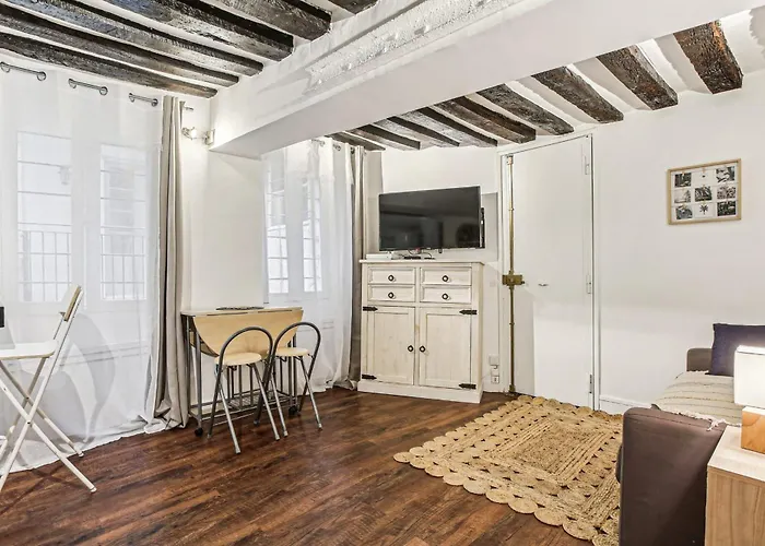 Place De La Concorde - Palais Royal Apartment