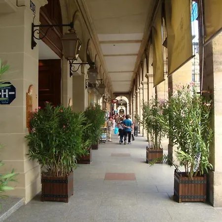 Place de la Concorde - Palais Royal *